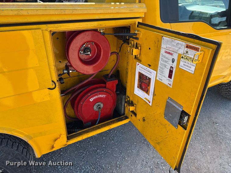 image for item EJ4769 2017 Ford F350 Super Duty utility bed pickup truck