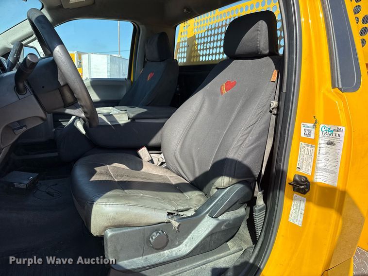 image for item EJ4769 2017 Ford F350 Super Duty utility bed pickup truck