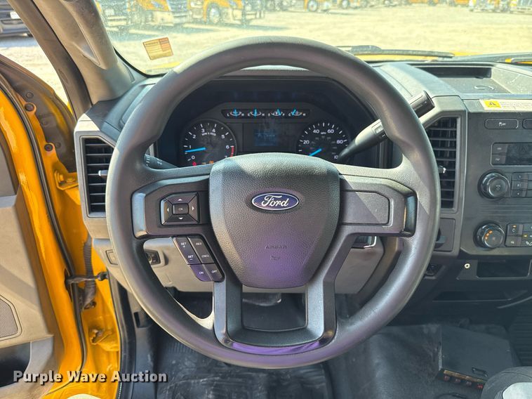 image for item EJ4769 2017 Ford F350 Super Duty utility bed pickup truck