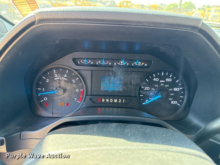 image for item EJ4769 2017 Ford F350 Super Duty utility bed pickup truck