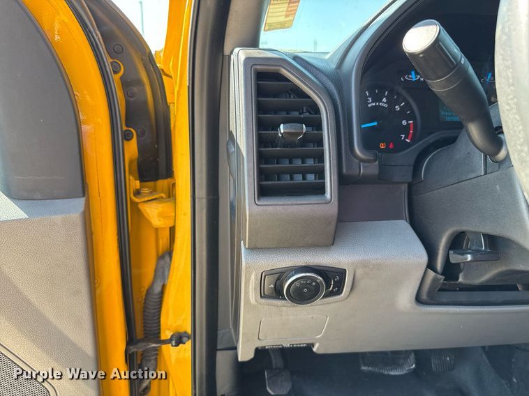 image for item EJ4769 2017 Ford F350 Super Duty utility bed pickup truck