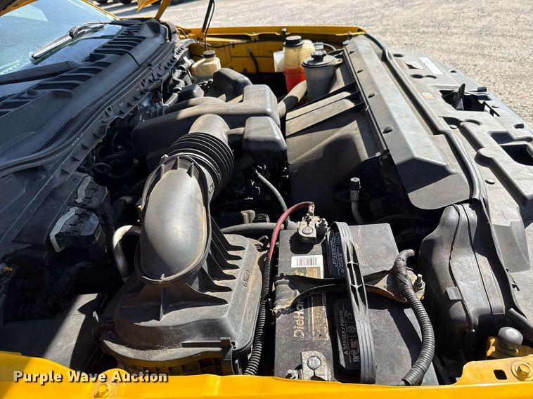 image for item EJ4769 2017 Ford F350 Super Duty utility bed pickup truck