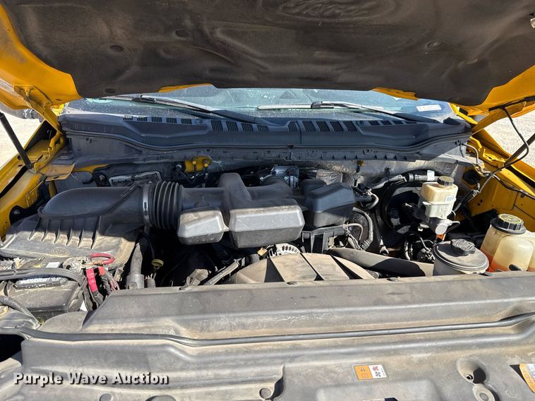 image for item EJ4769 2017 Ford F350 Super Duty utility bed pickup truck