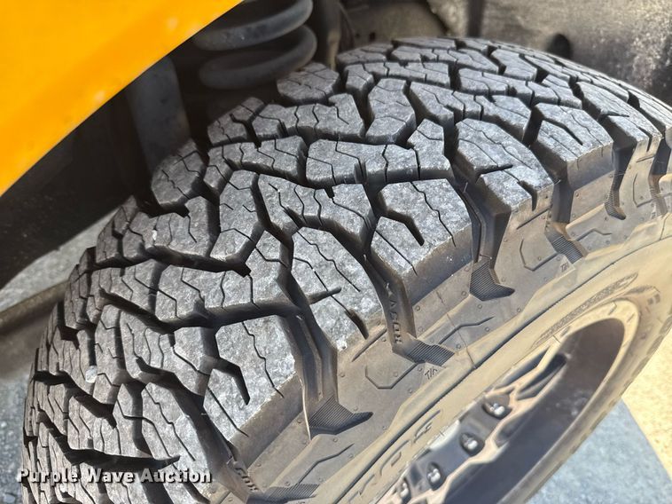 image for item EJ4769 2017 Ford F350 Super Duty utility bed pickup truck