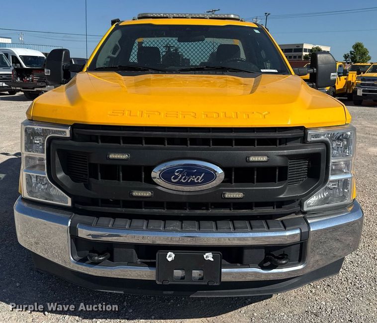 image for item EJ4770 2020 Ford F350 Super Duty utility bed pickup truck
