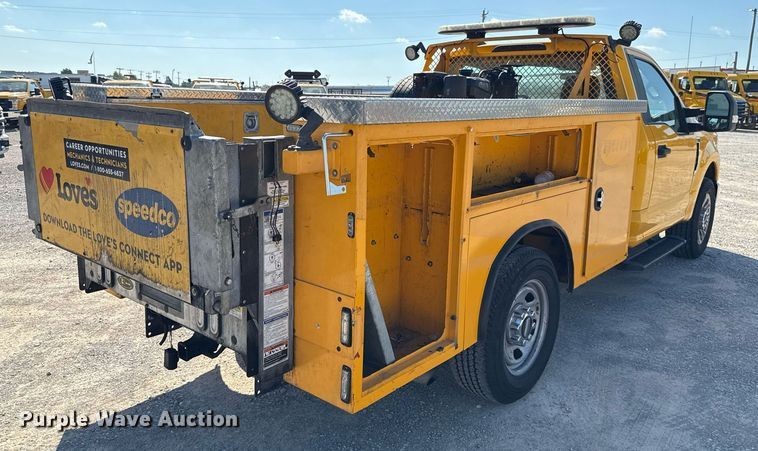 image for item EJ4770 2020 Ford F350 Super Duty utility bed pickup truck