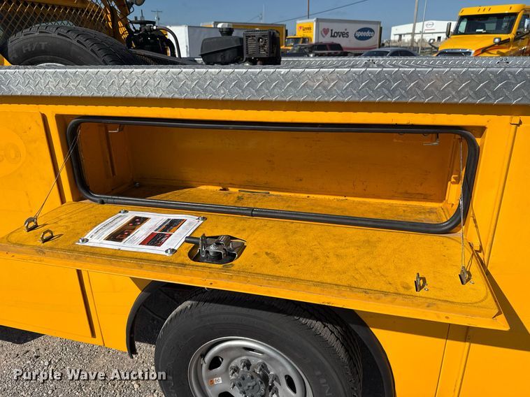 image for item EJ4770 2020 Ford F350 Super Duty utility bed pickup truck