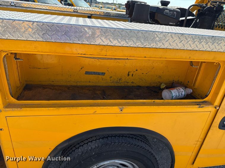 image for item EJ4770 2020 Ford F350 Super Duty utility bed pickup truck