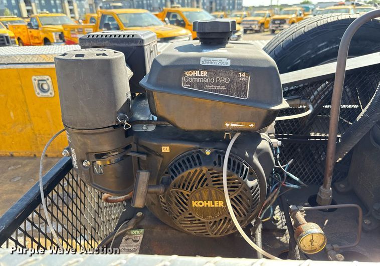 image for item EJ4770 2020 Ford F350 Super Duty utility bed pickup truck