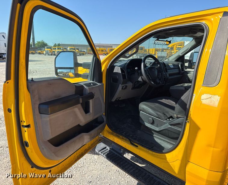 image for item EJ4770 2020 Ford F350 Super Duty utility bed pickup truck