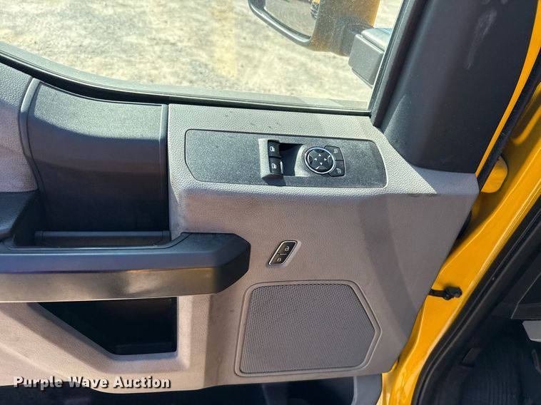 image for item EJ4770 2020 Ford F350 Super Duty utility bed pickup truck