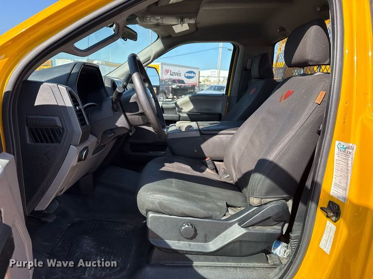 image for item EJ4770 2020 Ford F350 Super Duty utility bed pickup truck