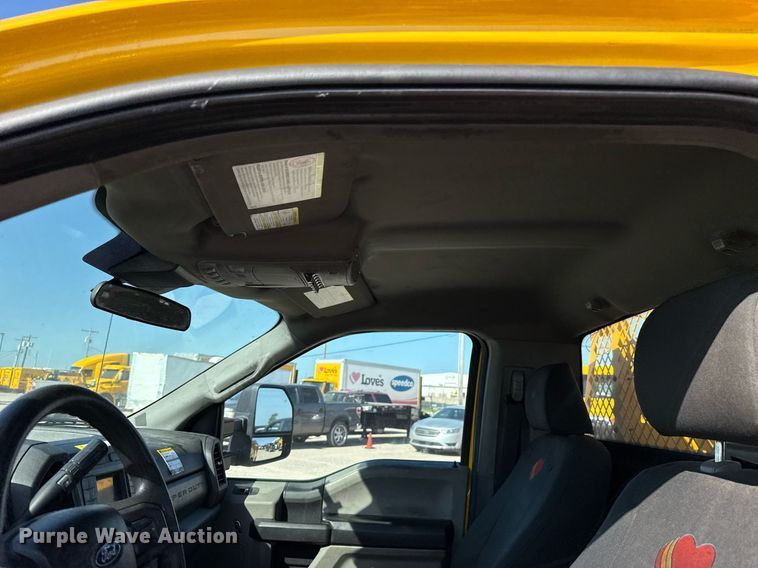 image for item EJ4770 2020 Ford F350 Super Duty utility bed pickup truck