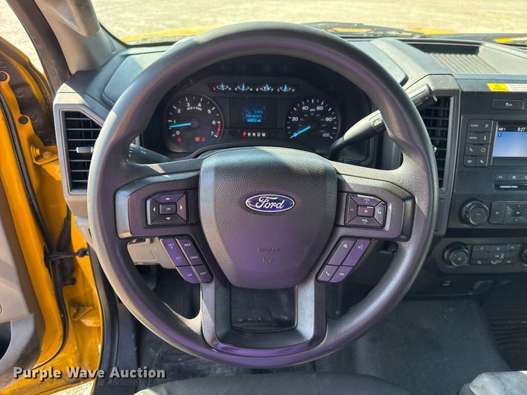 image for item EJ4770 2020 Ford F350 Super Duty utility bed pickup truck