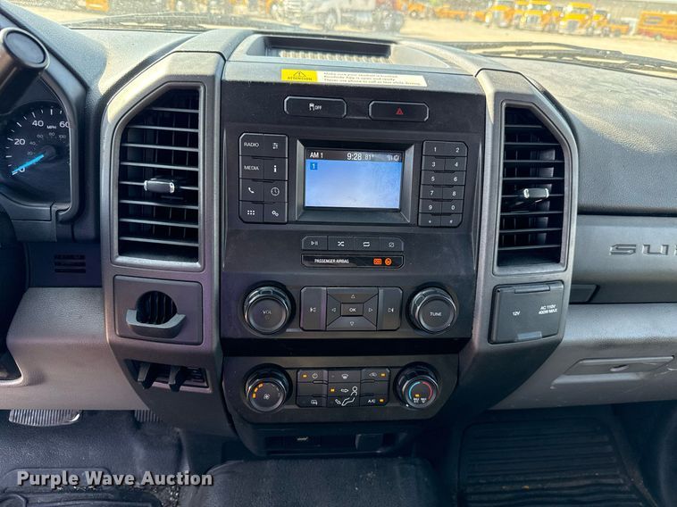 image for item EJ4770 2020 Ford F350 Super Duty utility bed pickup truck