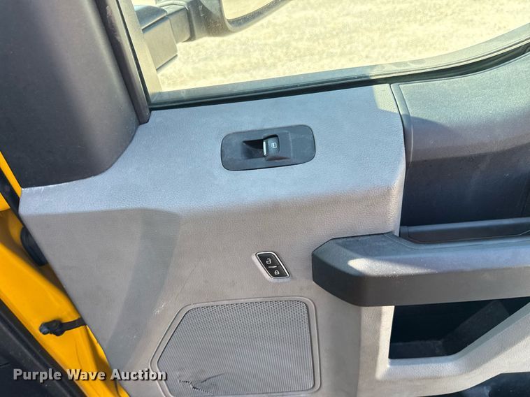 image for item EJ4770 2020 Ford F350 Super Duty utility bed pickup truck