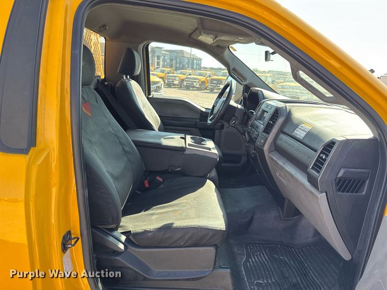 image for item EJ4770 2020 Ford F350 Super Duty utility bed pickup truck