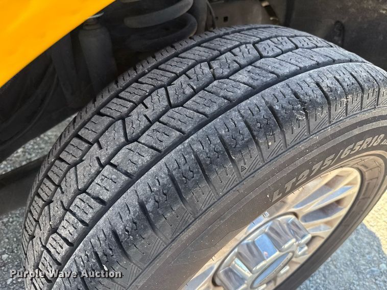 image for item EJ4770 2020 Ford F350 Super Duty utility bed pickup truck