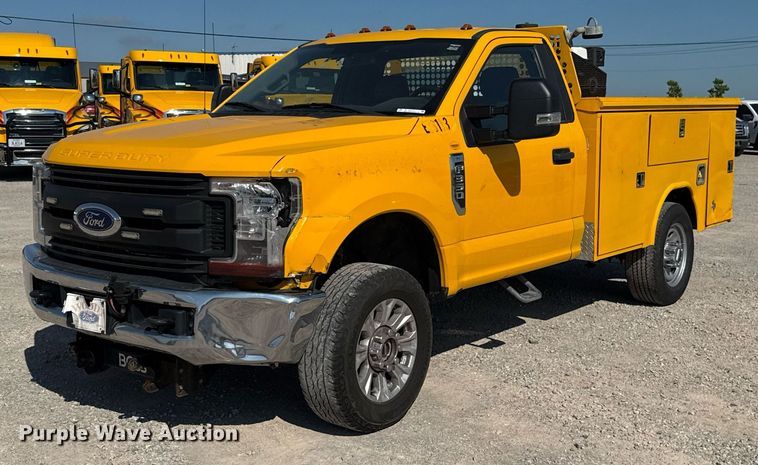 image for item EJ4771 2019 Ford F350 Super Duty utility bed pickup truck