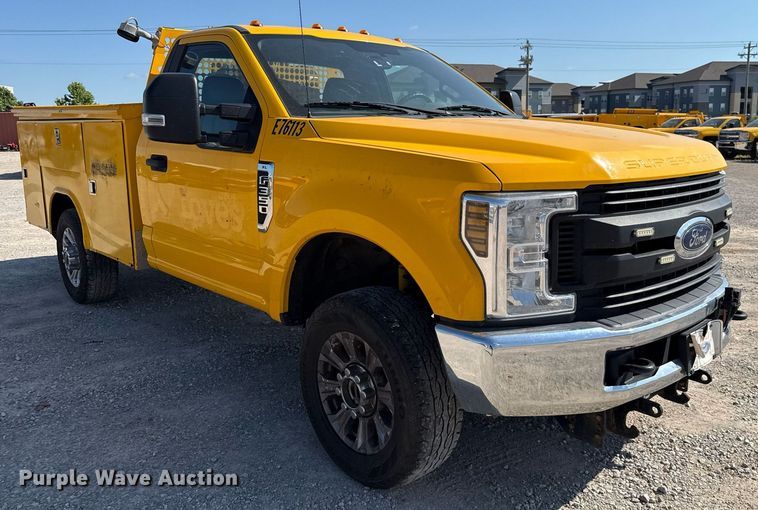 image for item EJ4771 2019 Ford F350 Super Duty utility bed pickup truck