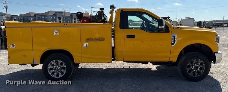 image for item EJ4771 2019 Ford F350 Super Duty utility bed pickup truck