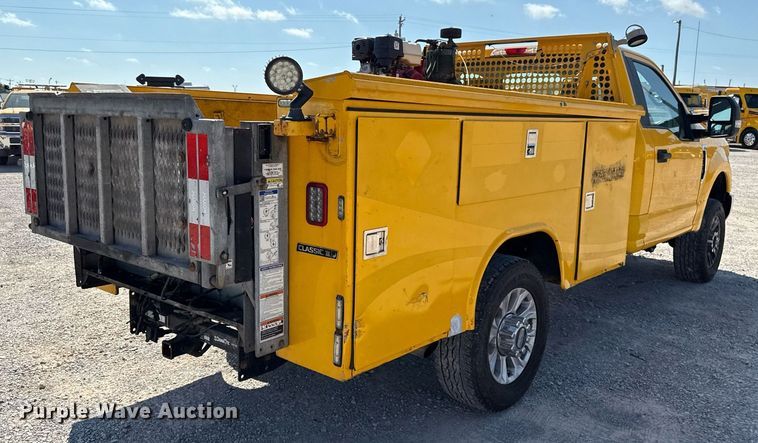 image for item EJ4771 2019 Ford F350 Super Duty utility bed pickup truck