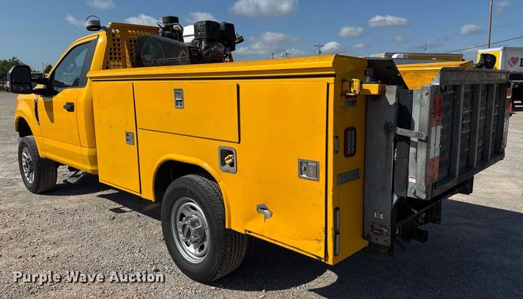 image for item EJ4771 2019 Ford F350 Super Duty utility bed pickup truck