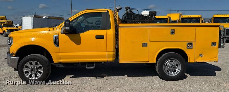 image for item EJ4771 2019 Ford F350 Super Duty utility bed pickup truck