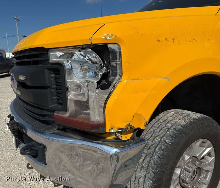 image for item EJ4771 2019 Ford F350 Super Duty utility bed pickup truck