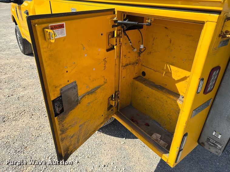 image for item EJ4771 2019 Ford F350 Super Duty utility bed pickup truck