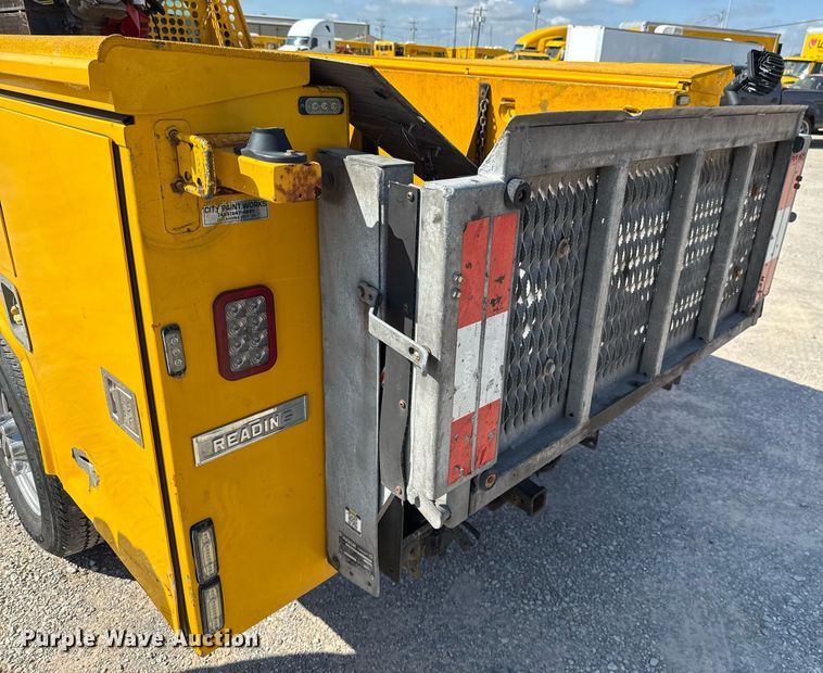 image for item EJ4771 2019 Ford F350 Super Duty utility bed pickup truck