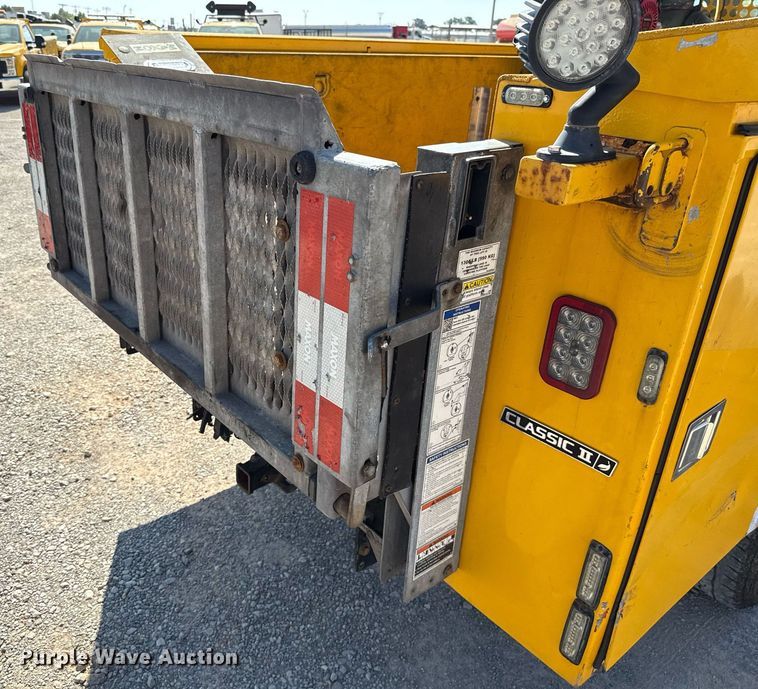 image for item EJ4771 2019 Ford F350 Super Duty utility bed pickup truck