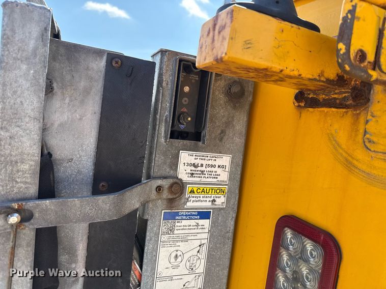 image for item EJ4771 2019 Ford F350 Super Duty utility bed pickup truck