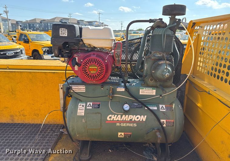 image for item EJ4771 2019 Ford F350 Super Duty utility bed pickup truck