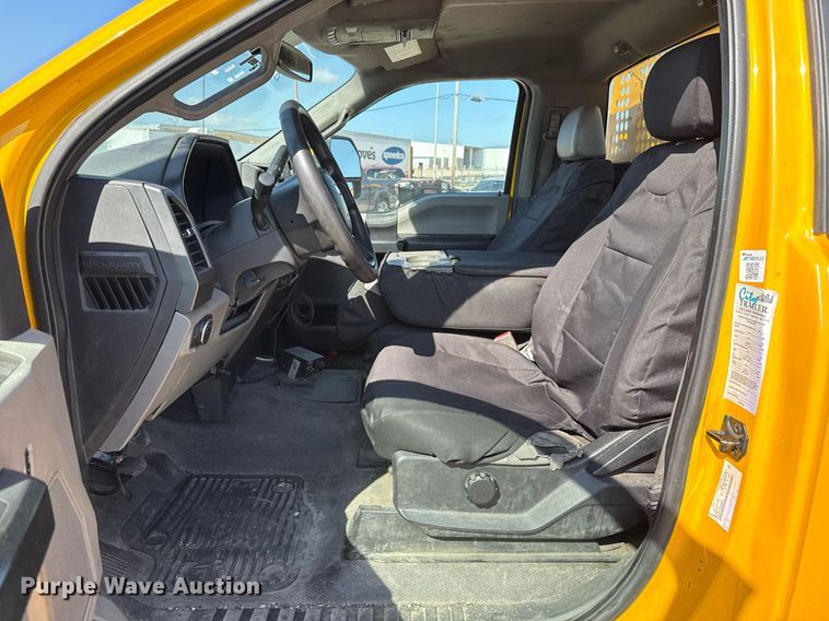 image for item EJ4771 2019 Ford F350 Super Duty utility bed pickup truck