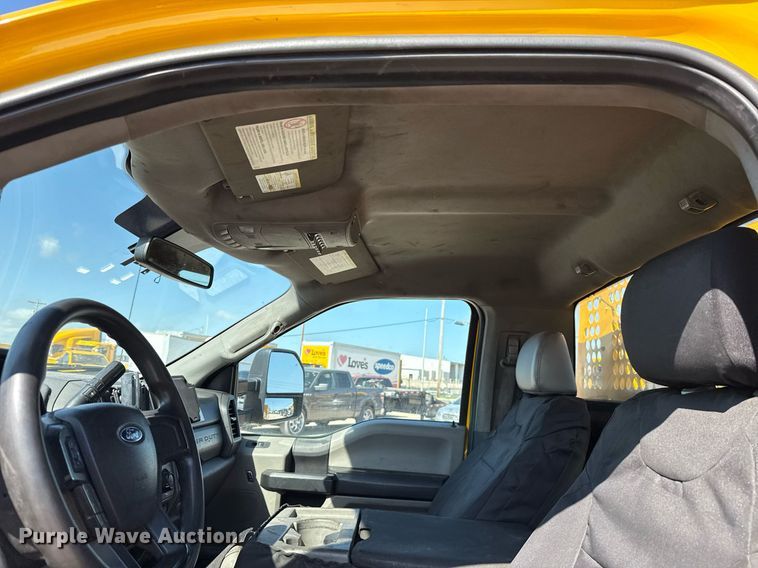 image for item EJ4771 2019 Ford F350 Super Duty utility bed pickup truck