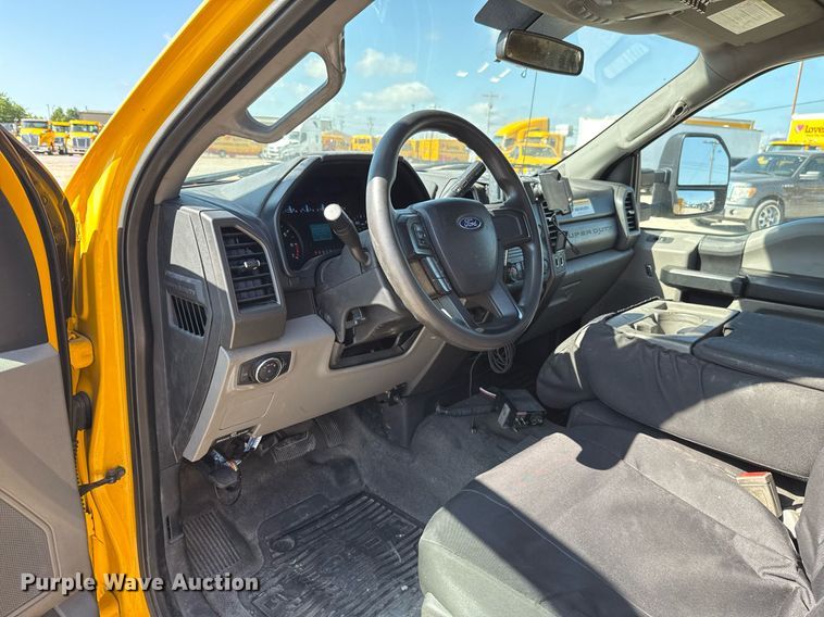 image for item EJ4771 2019 Ford F350 Super Duty utility bed pickup truck