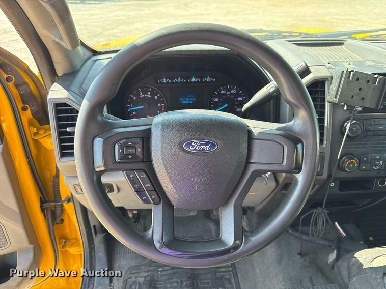 image for item EJ4771 2019 Ford F350 Super Duty utility bed pickup truck