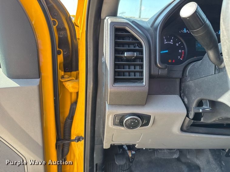 image for item EJ4771 2019 Ford F350 Super Duty utility bed pickup truck