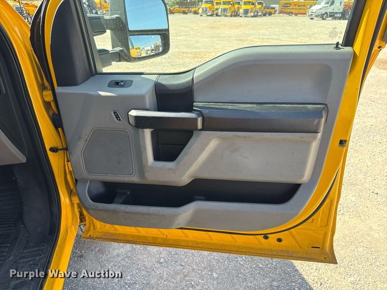 image for item EJ4771 2019 Ford F350 Super Duty utility bed pickup truck