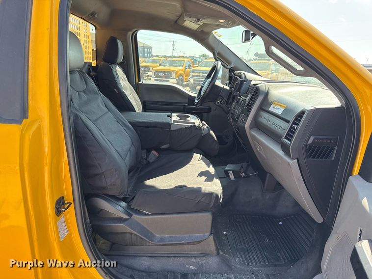 image for item EJ4771 2019 Ford F350 Super Duty utility bed pickup truck