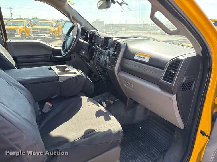 image for item EJ4771 2019 Ford F350 Super Duty utility bed pickup truck