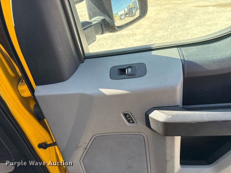 image for item EJ4771 2019 Ford F350 Super Duty utility bed pickup truck