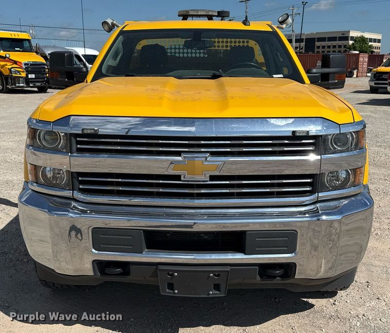 image for item EJ4772 2017 Chevrolet Silverado 3500HD utility bed pickup truck