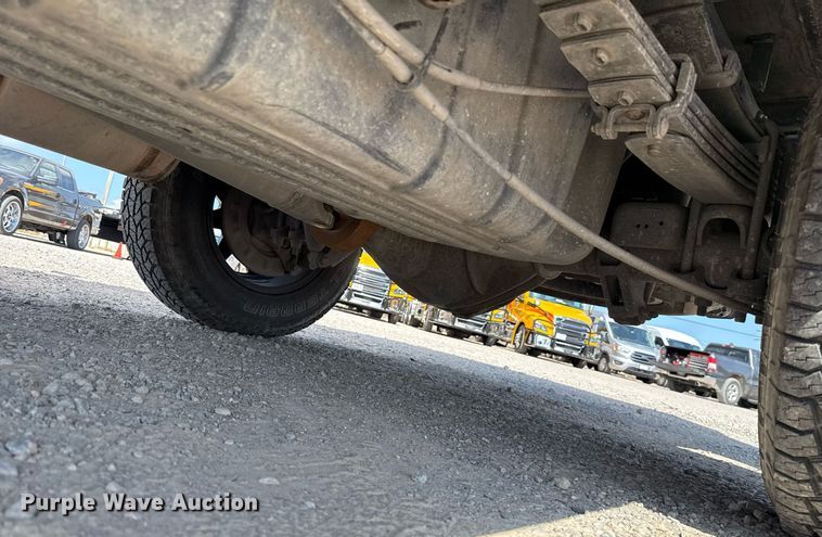 image for item EJ4772 2017 Chevrolet Silverado 3500HD utility bed pickup truck