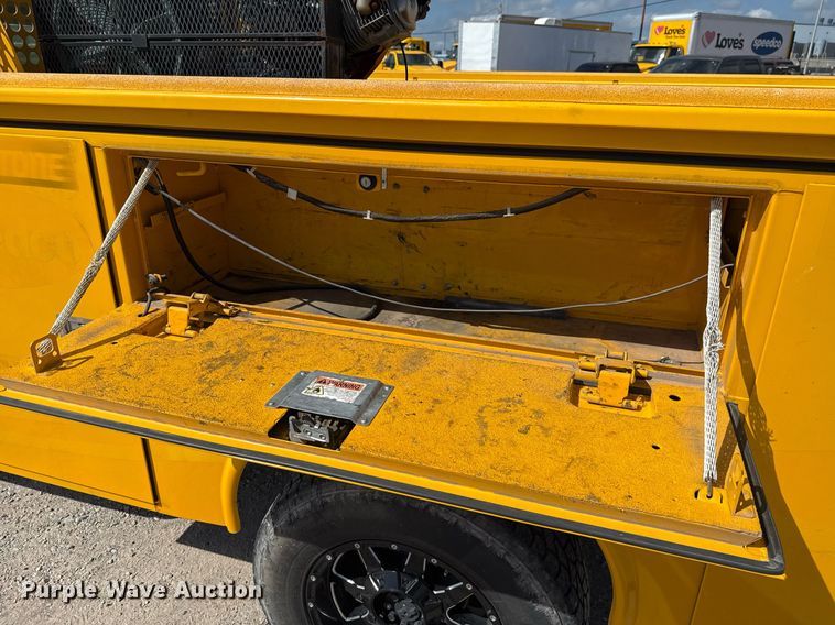 image for item EJ4772 2017 Chevrolet Silverado 3500HD utility bed pickup truck