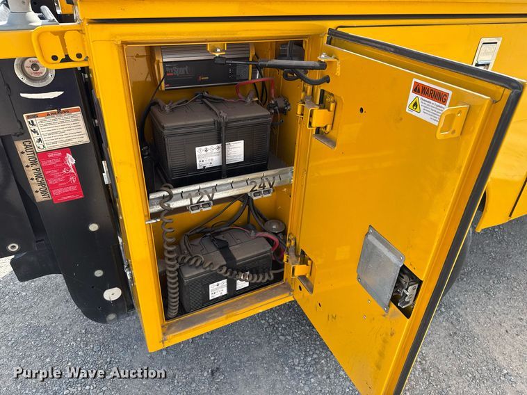 image for item EJ4772 2017 Chevrolet Silverado 3500HD utility bed pickup truck