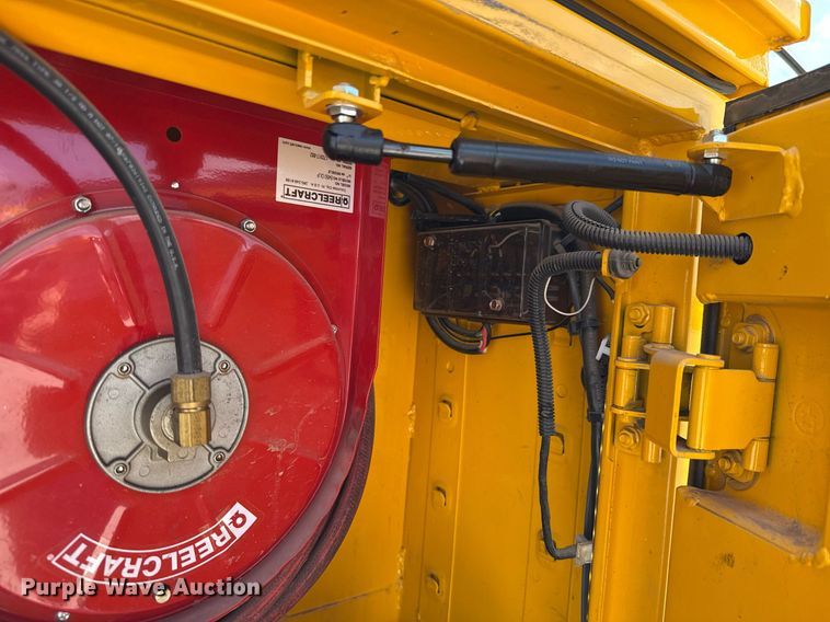 image for item EJ4772 2017 Chevrolet Silverado 3500HD utility bed pickup truck