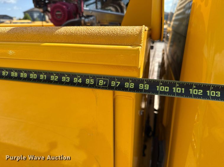 image for item EJ4772 2017 Chevrolet Silverado 3500HD utility bed pickup truck