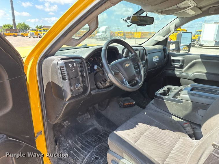 image for item EJ4772 2017 Chevrolet Silverado 3500HD utility bed pickup truck